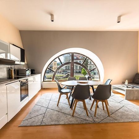 Lovely 4-Bedroom Flat In Historical Center With Stunning View Trenčín Eksteriør billede