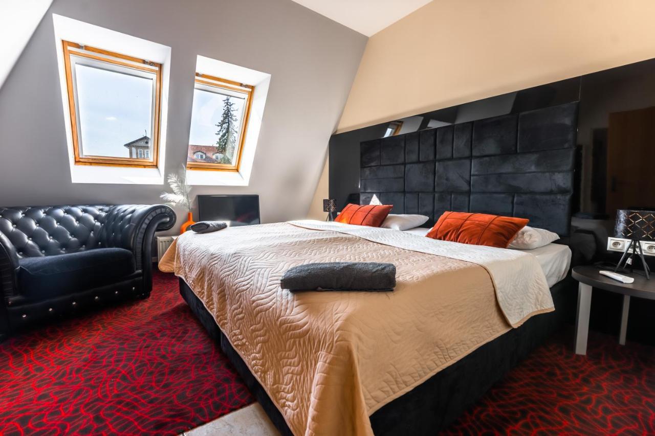 Lovely 4-Bedroom Flat In Historical Center With Stunning View Trenčín Eksteriør billede