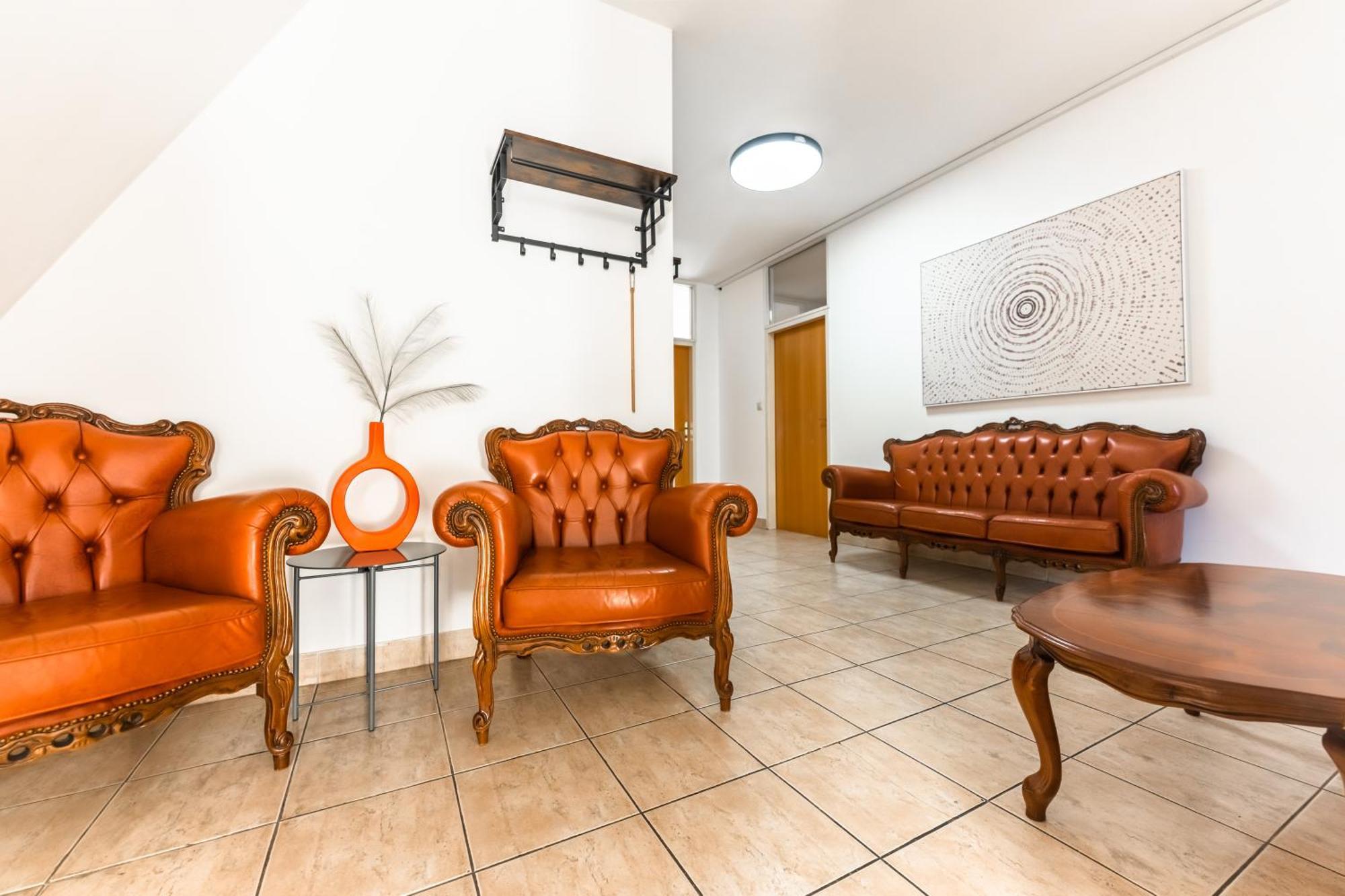 Lovely 4-Bedroom Flat In Historical Center With Stunning View Trenčín Eksteriør billede