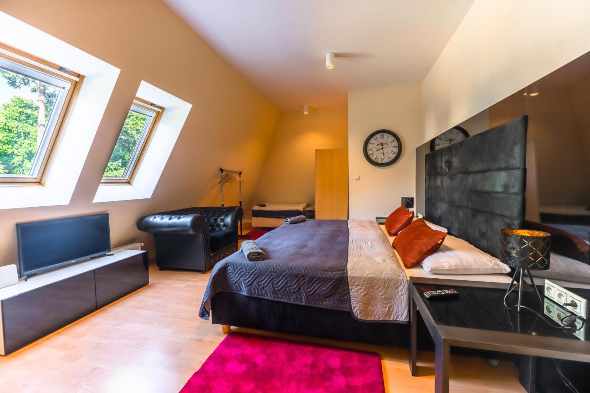 Lovely 4-Bedroom Flat In Historical Center With Stunning View Trenčín Eksteriør billede